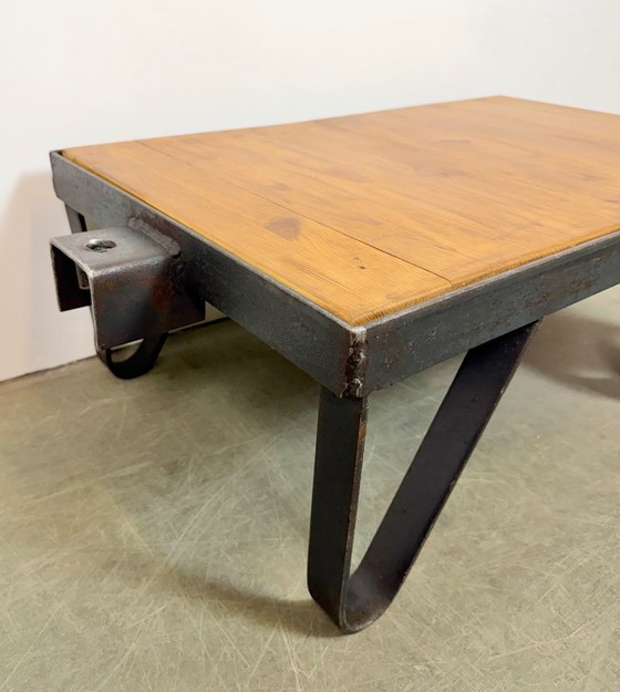Image 1 of Carrito de mesa de centro industrial negro, década de 1960.