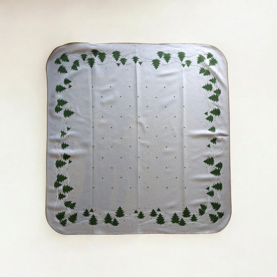 Image 1 of Quadratische Vintage Weihnachts-Tischdecke – Weiß mit Tannenbaum-Muster, 80x80 cm, Baumwolle & Viskose