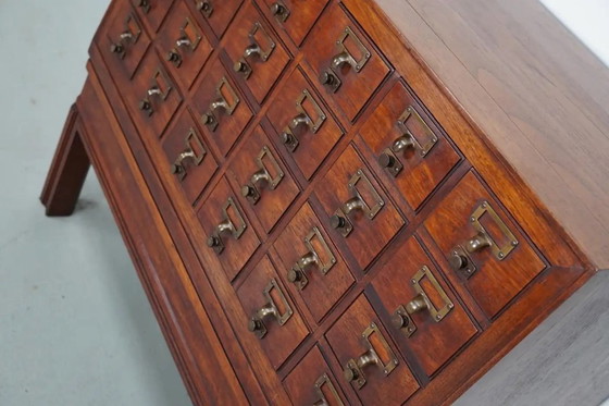 Image 1 of Antiguo armario de farmacia/archivador holandés de madera noble, década de 1920