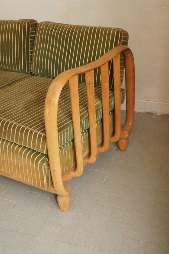 Image 1 of Ein außergewöhnlich elegantes italienisches Wandsofa aus den 1950er Jahren