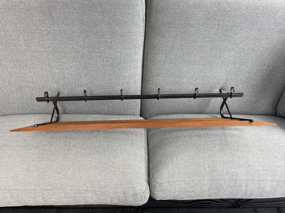 Image 1 of Appendiabiti scandinavo vintage in legno di teak e metallo degli anni '50