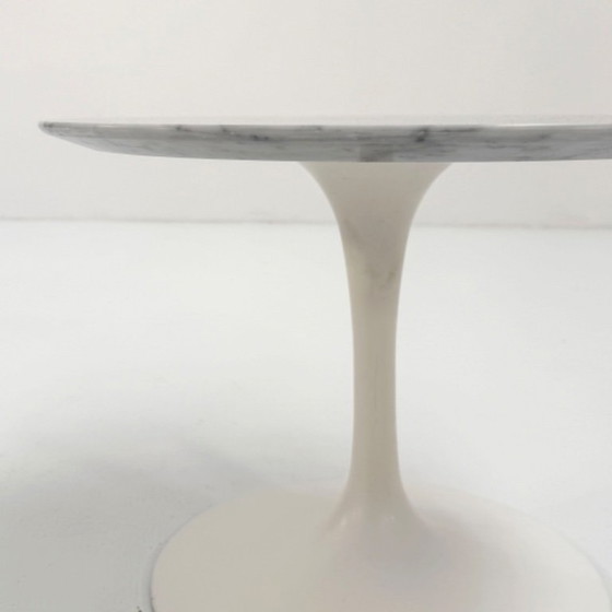 Image 1 of Table d'appoint basse tulipe en marbre, par Eero Saarinen pour Knoll, années 1970