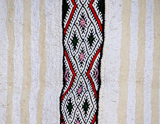 Image 1 of Marokkanischer Berberteppich handira 260x130 cm wendbar aus Wolle und Pailletten