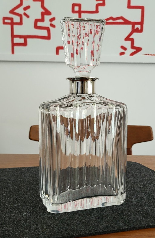 Carafe avec support en argent