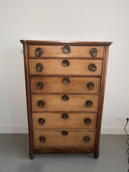 Cómoda antigua de roble con tiradores de anilla de latón. – ladekasten, Wood