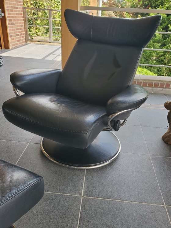 Image 1 of 1 Stressless Jazz Sessel - Schwarzes Leder und passender Hocker (Ref. 4093)