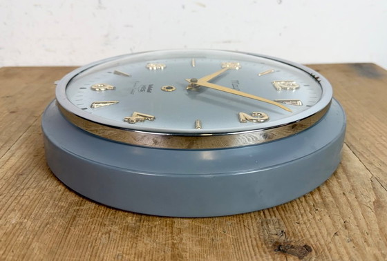 Image 1 of Vintage grijze Indiase mechanische wandklok van HES, jaren 1960.