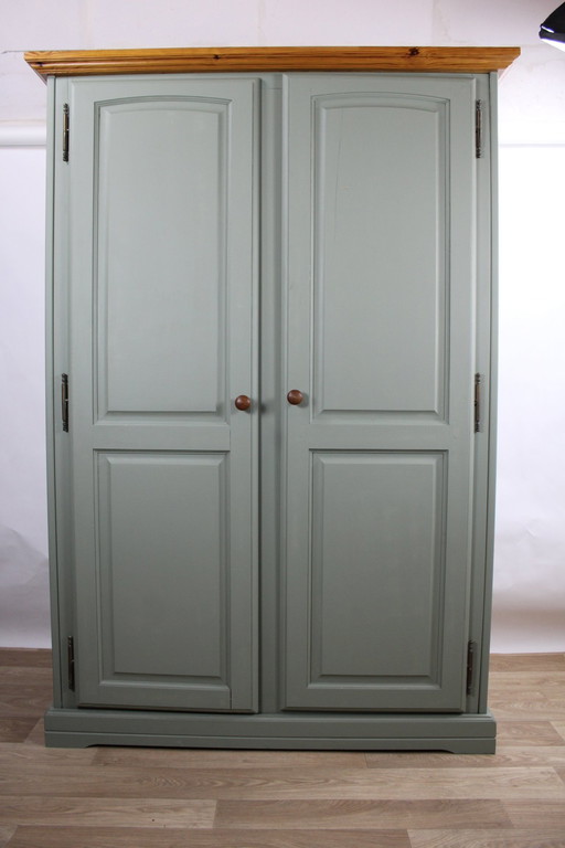Armoire Vintage Gautier Relookée Style Années 60 – Vert Sauge