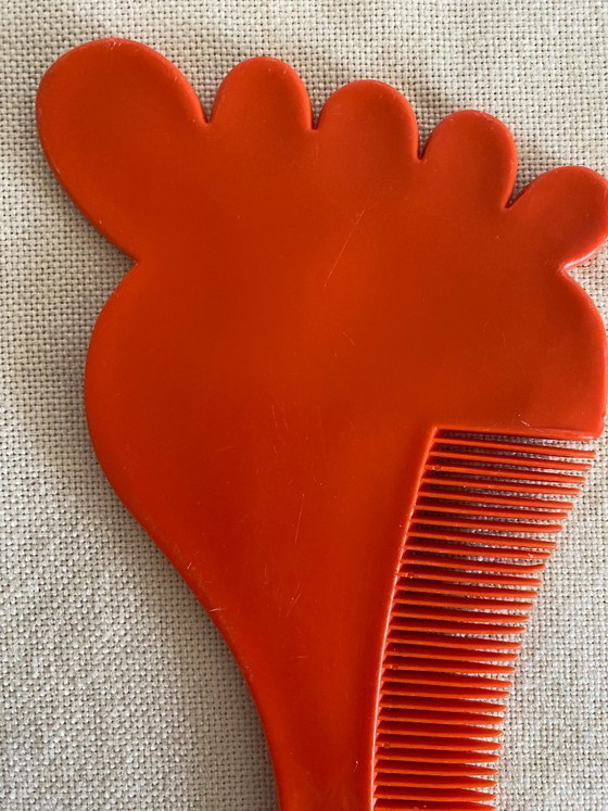 Vintage Jäneke Foot-Shaped Orange Comb, Italy, 1960s–1970s – Decorative Objects, Plastic (photo 6 of 7)