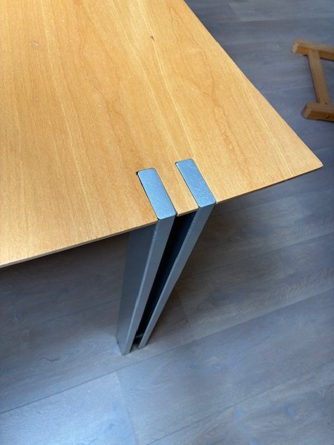 Image 1 of Table à cendres Desigh Harvink