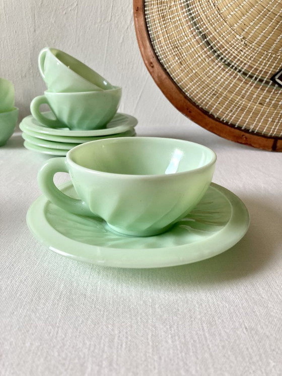 Cups and saucers in molded pressed glass, 1950s – Crockery (photo 6 of 9)