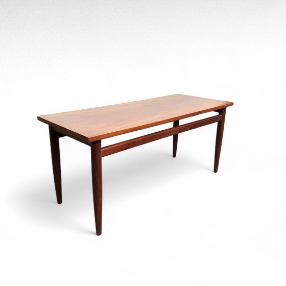 Image 1 of Mid Century Couchtisch Platte aus Teakholzfurnier, Gestell aus massivem Teakholz