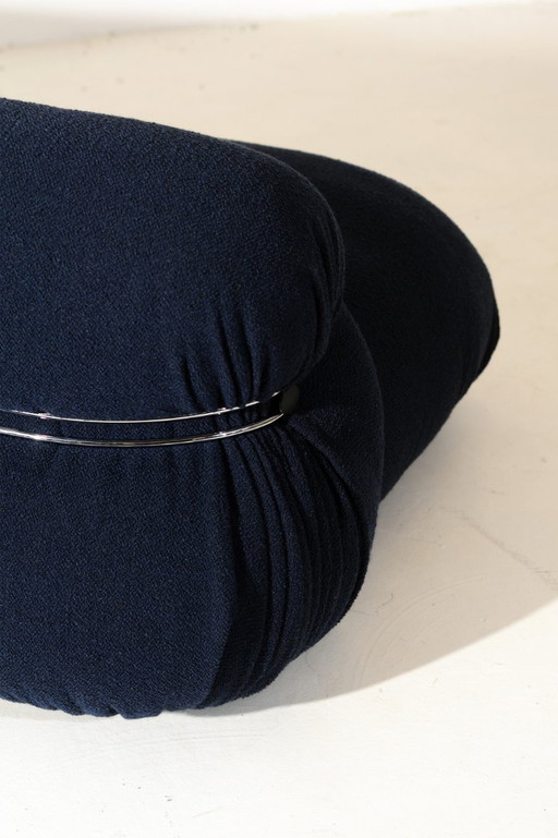 Sofá de dos plazas Soriana vintage de Afra & Tobia Scarpa en bouclé azul medianoche