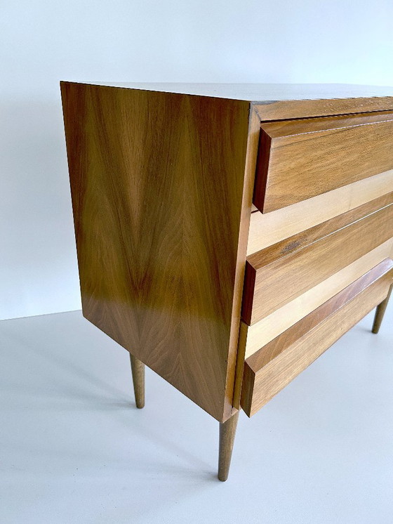 Image 1 of Credenza di metà secolo