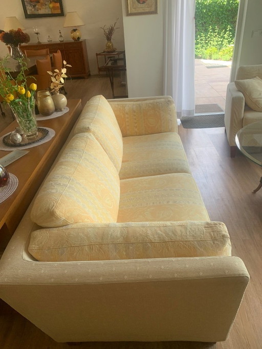 Te koop ruime tweezitsbank BW