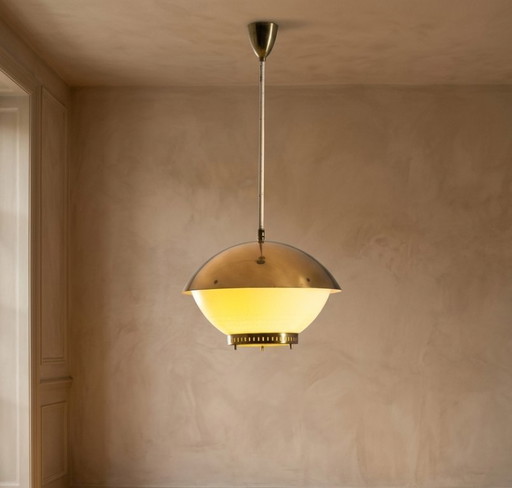 Grote Messing Hanglamp met Gegraveerd Opaalglas, Vintage Mid-Century Modern Plafondlamp