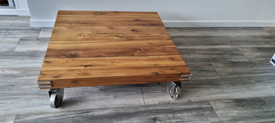 Image 1 of Design Couchtisch Nussbaum