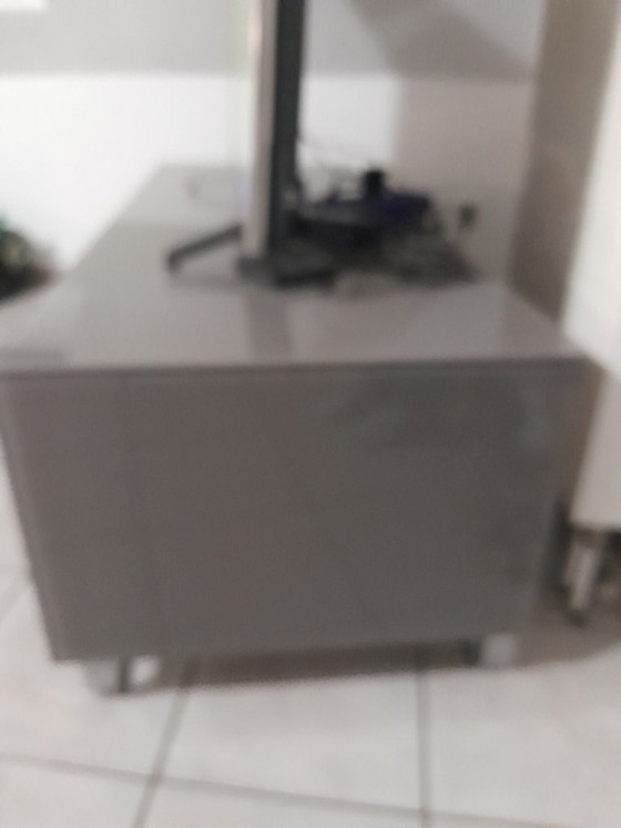 Originale Jopp! Mobile TV Basso - Marrone Lava Lucido e Pattini Cromati, Mobili TV, Vetro, MDF (foto 5 di 6)