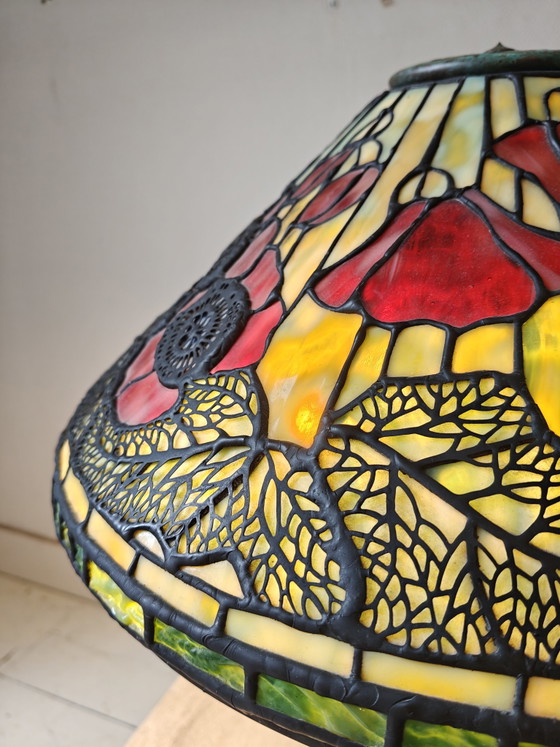 Image 1 of Reproduction of Tiffany poppy table lamp - bronze base