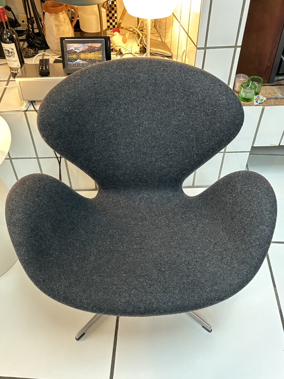 Image 1 of Swan armchair by Arne Jacobsen by Fritz Hansen