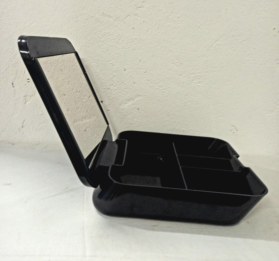 Image 1 of Gedy sieradenspiegel ontworpen door Makio Hasuike 