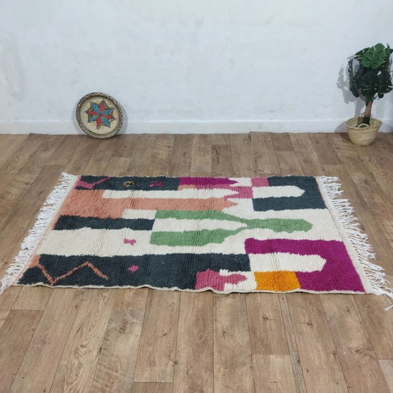 Image 1 of Authentiek Marokkaans Berber tapijt 186 x 114 cm – Handgemaakt abstract wollen tapijt