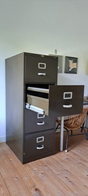 Gispen Aktenschrank geheimnisvoll dunkelgrün