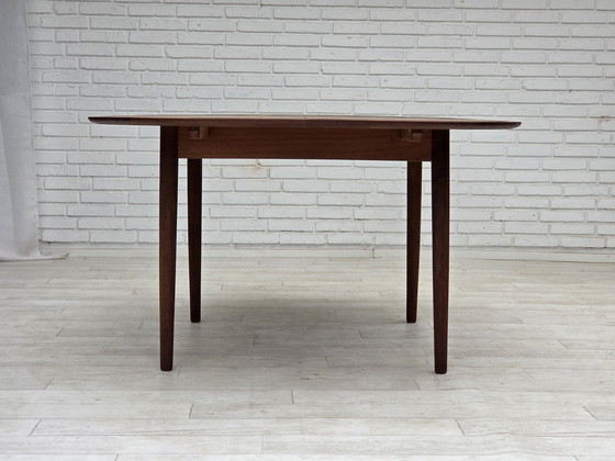 Image 1 of Table ronde de salle à manger pliante danoise des années 1960, en bois de teck, état d'origine