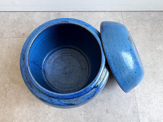 1x Vintage Blue Studio Ceramic Lidded Jar – Decorative Objects (photo 4 of 7)