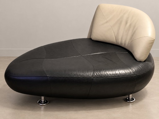 Leolux Kikko chaise longue, black/cream leather, Hugo de Ruiter, Multi Color (photo 5 of 5)