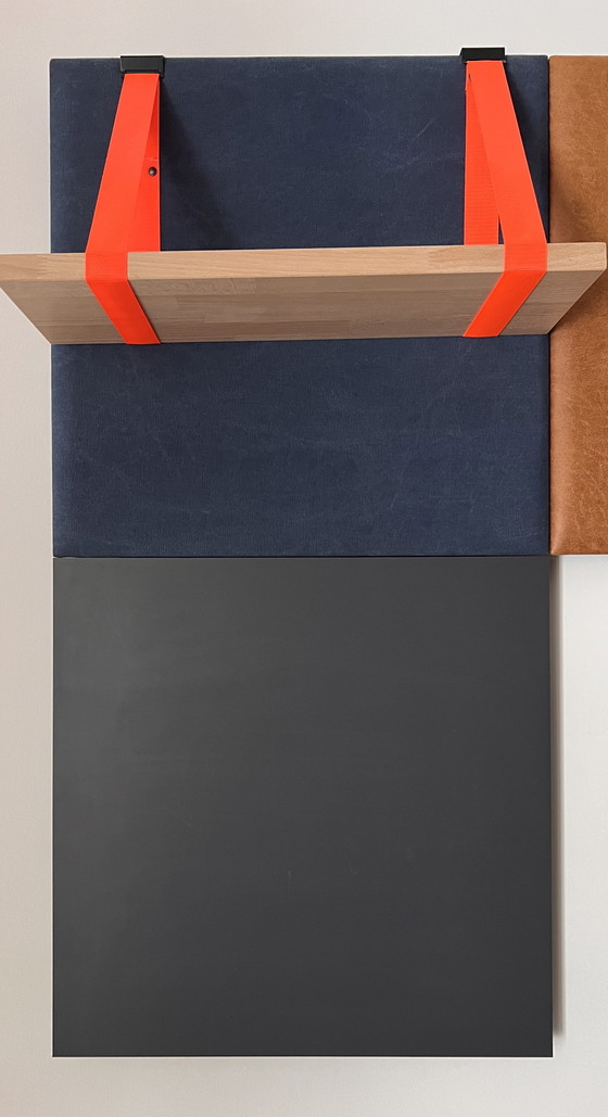 Image 1 of Paneles de pared Dock Four (8) con sistema de montaje y estantes.