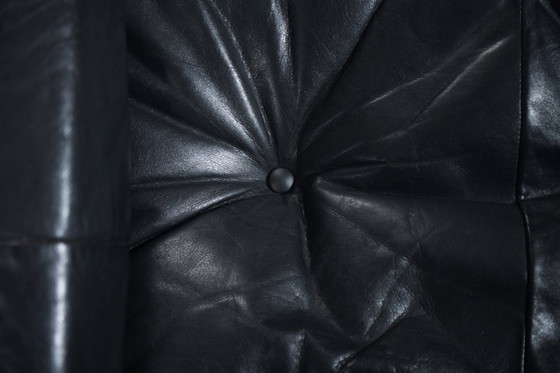 Image 1 of Rara poltrona e pouf Marsala in pelle nera - Michel Ducaroy - Ligne Roset