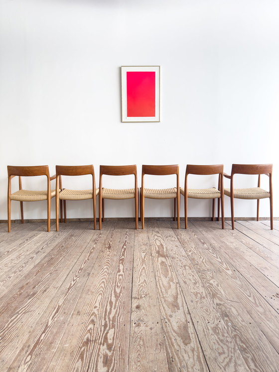 Image 1 of Sillas de comedor danesas de teca de mediados de siglo nº 57 y 77 de Niels O. Møller, J. L. Moller, juego de 6