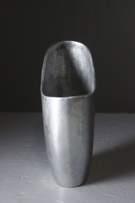 Anna Efverlund & Ikea - Brutalist Vintage Cast Aluminum Vase 1990s – Cast Iron (photo 4 of 7)