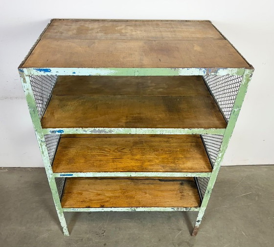 Image 1 of Estantería industrial verde, década de 1960