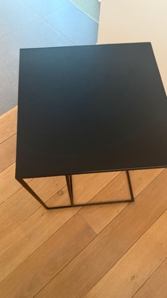 Image 1 of bijzettafel zwart leder Minotti 
