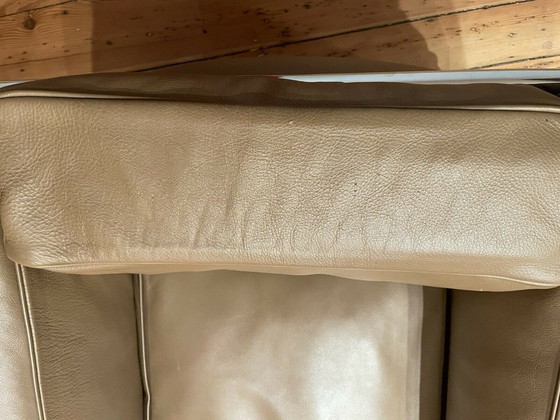 Image 1 of 2 Cassina Original LC2 Petit Lounge Chairs in hellbraunem Leder