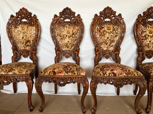 4 barocke Esszimmerstühle