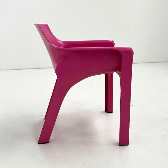 Fauteuil Rose Gaudi par Vico Magistretti pour Artemide, 1984 – Plastic (photo 3 of 10)