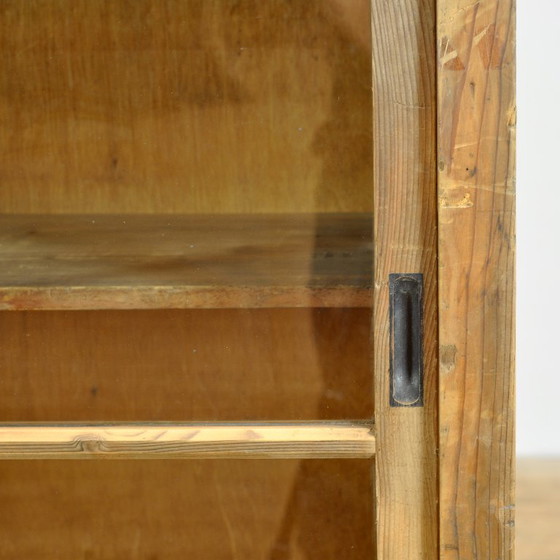 Japanese display cabinet, circa 1950 – Glass, Metal (photo 11 of 16)