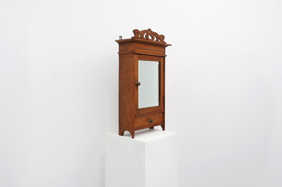 Image 1 of Art Deco Rasier- oder Medizinwandschrank aus Holz mit Spiegel, Belgien 1930er Jahre