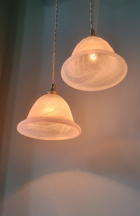 Ensemble de Suspensions Vintage en Verre Dépoli avec des 'Tourbillons' Tissés dans le Verre. – Metal (photo 17 of 18)