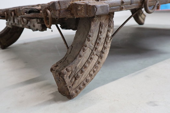 Image 1 of Antico tavolo indiano a carretto con ottone e ferro - c.1800, oggetto Wabi-Sabi