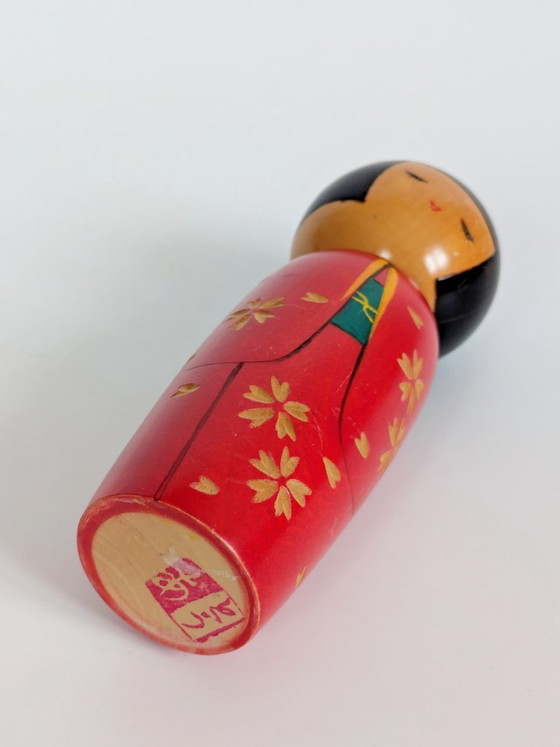 Image 1 of Poupée Kokeshi vintage, figurine en bois d'art populaire japonais, à motif floral rouge, style Wabi-Sabi