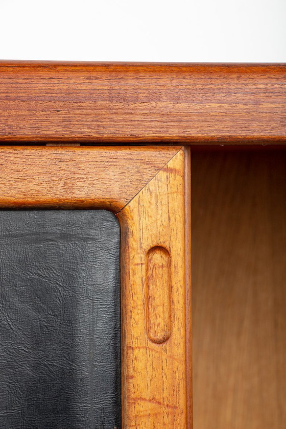 Image 1 of Enfilade danese extra lunga in teak, quercia e skai, 280 cm, di Arne Hovmand-Olsen 1960.