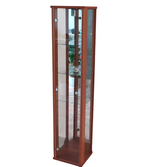 Image 1 of Leenbakker - vetrina in truciolato da ristrutturare