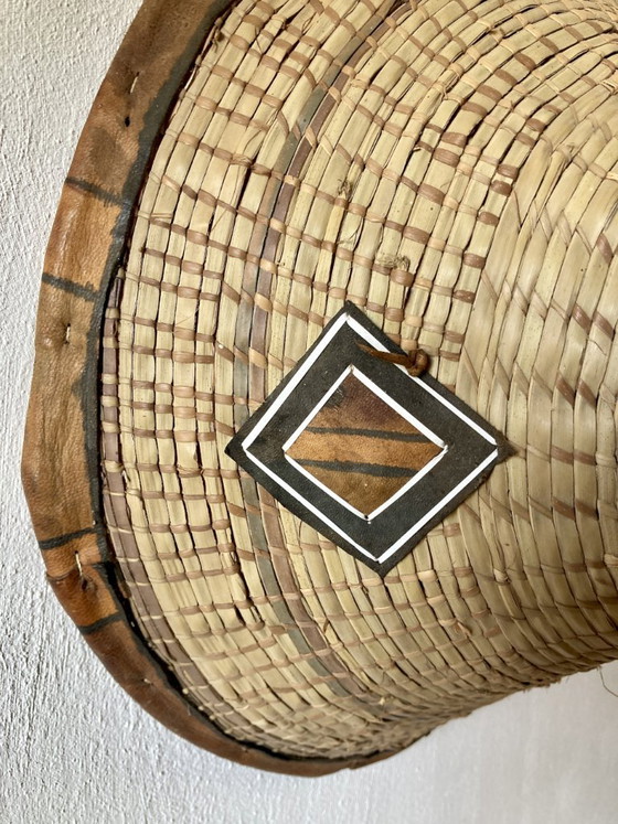 Duo de chapeaux traditionnels Peuls (Tingandé), Afrique de l'Ouest – Décorations murales, Rattan (photo 14 of 16)