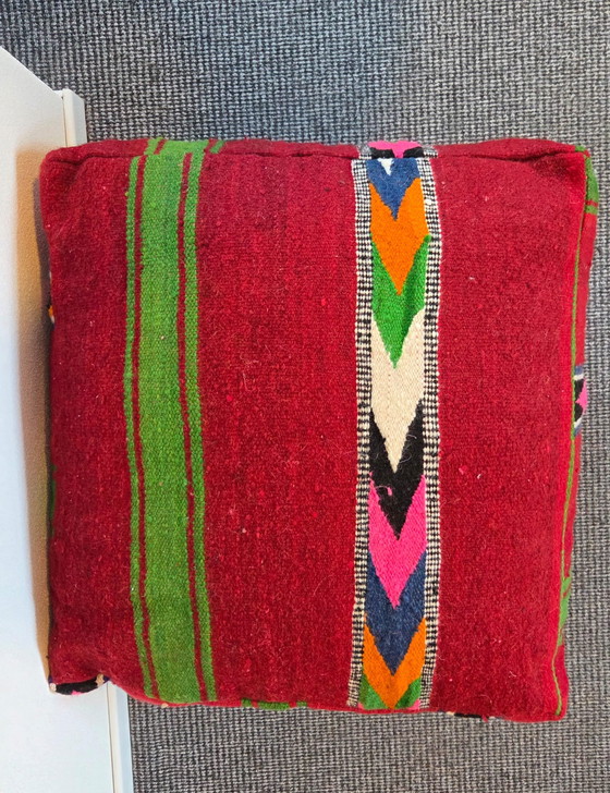 Image 1 of Pouf berbero Kelim vintage color neon