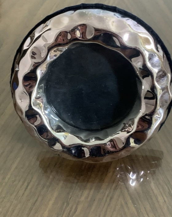 Cadre bombé Pierre Cardin en métal brillant martelé (années 80) – Cadres photo, Metal (photo 14 of 20)
