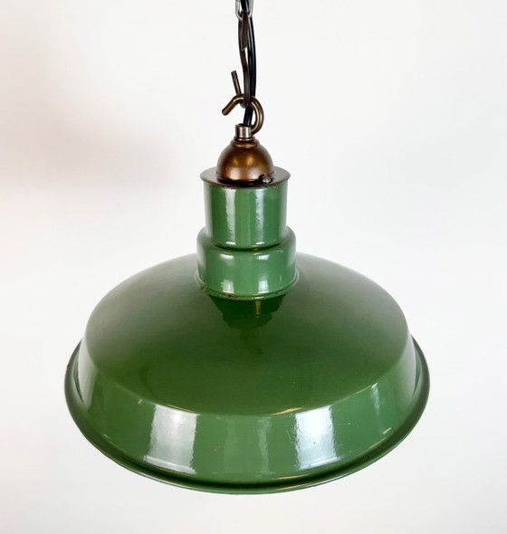 Image 1 of Industriële Britse hanglamp van groen emaille, jaren 60